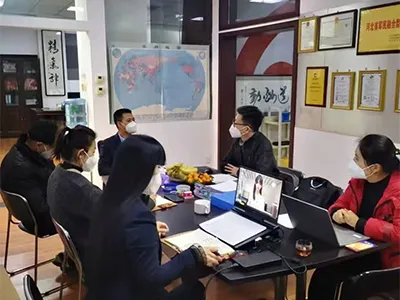 Unterzeichnung eines Kollaborationsvertrages mit Herstellern für Hydraulik-Druckspeicher in Zhejiang